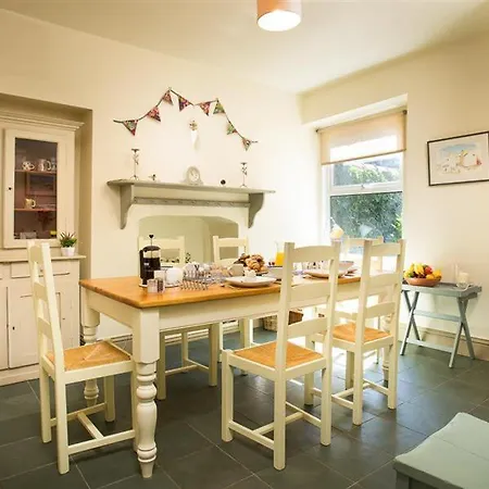 Fern Bank * ボウネス＝オン＝ウィンダミア